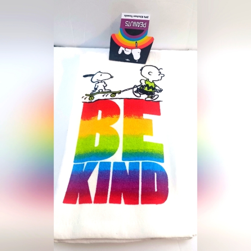 Peanuts pride kitchen towel set
